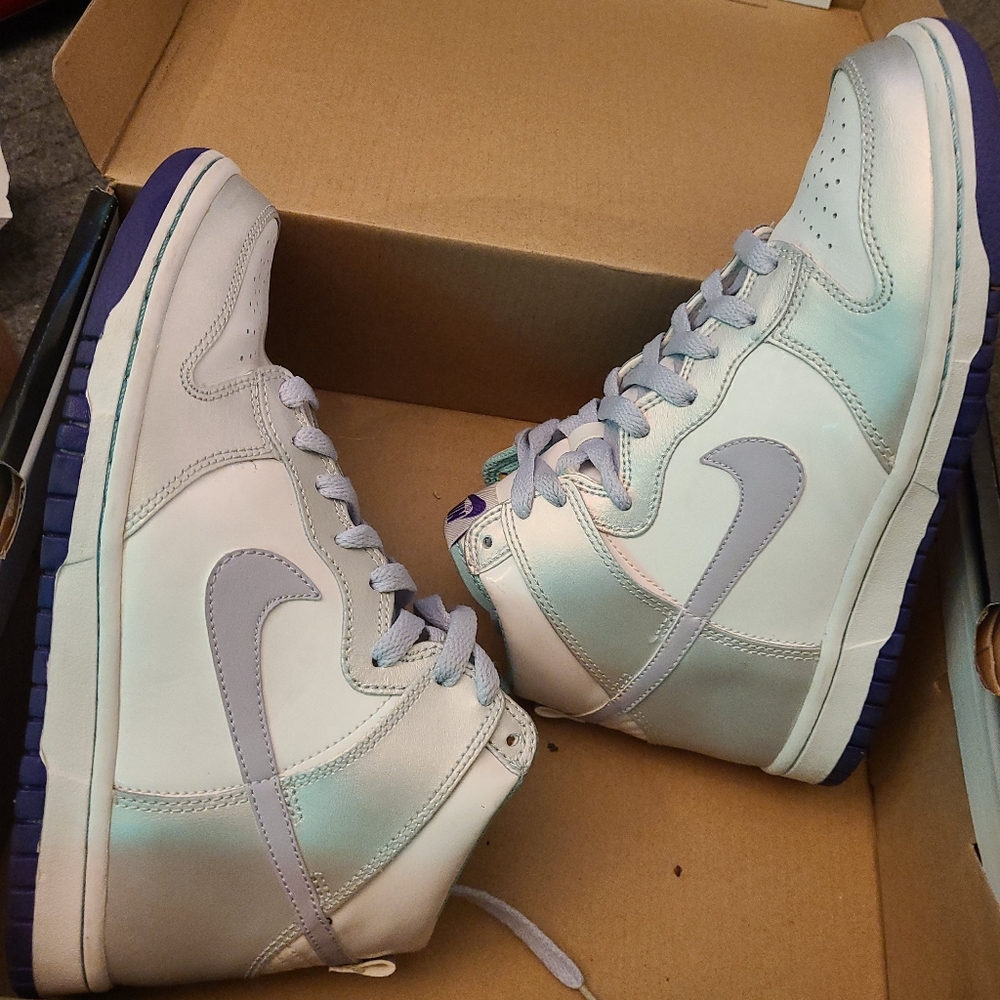 Rare Old School Baby Blue And Holographic Silver Nike Dunks MidTops. 5.5 Womens